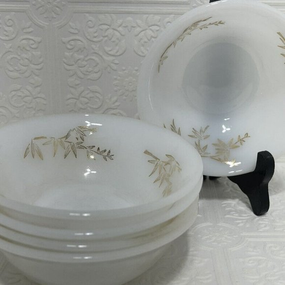 ANTIQUE 5 FEDERAL GLASS GOLDEN GLORY BERRY BOWLS MILK GLASS 5" HEAT PROOF - Picture 1 of 12